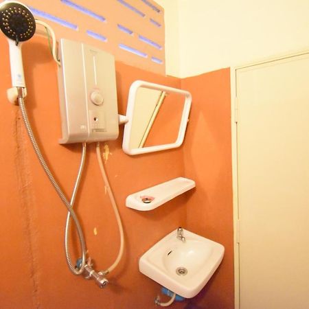 Mukda Guesthouse Трат Экстерьер фото